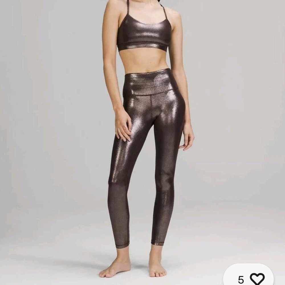 lululemon Align™ High-Rise Pant 25"
Shine In Radiant Foil - Size 14